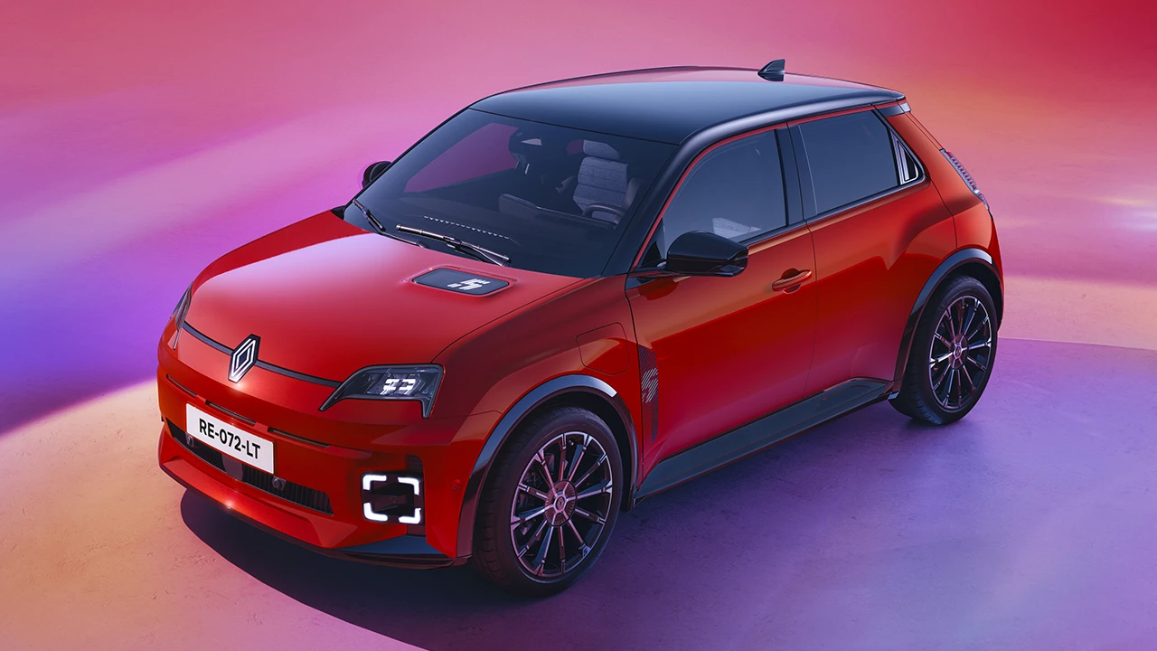 Novità per Renault 5: più autonomia, nuova entry-level LFP e nuovi colori