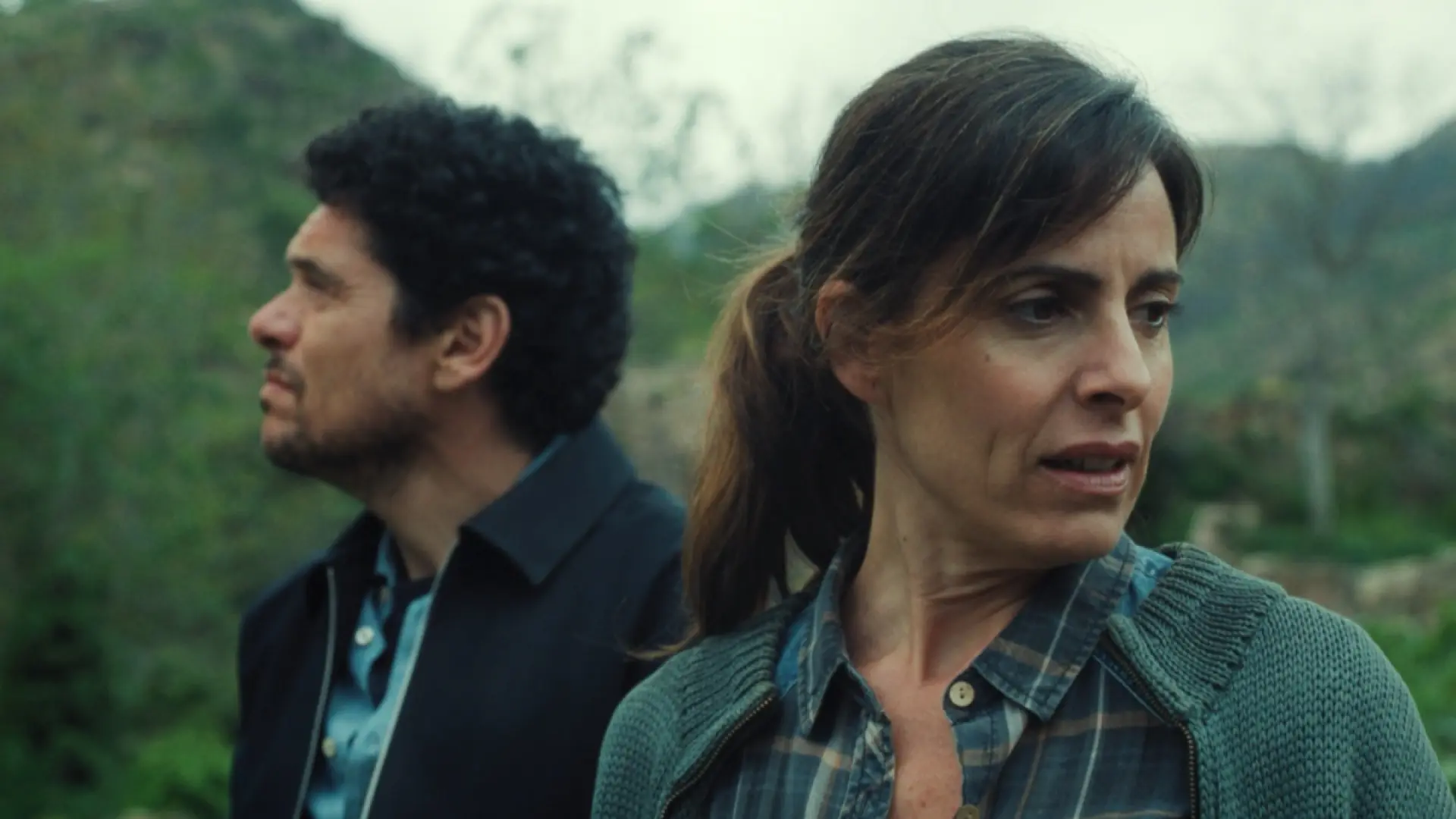 Crítica de Enjambre, un thriller rural español de atmósfera asfixiante