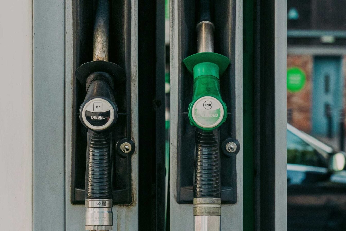 Carburant : que signifie cette nouvelle mention apparue sur les pompes à essence ?