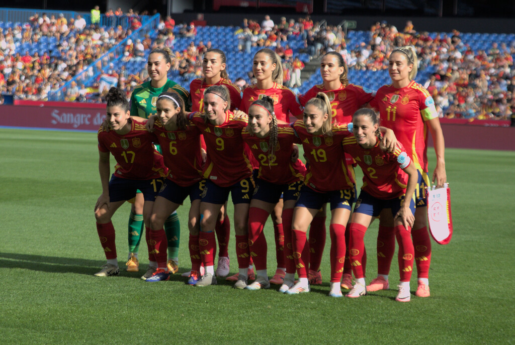 Congelar óvulos para que la maternidad no frene el fútbol: la polémica medida de la RFEF que cuestiona Ana Peleteiro