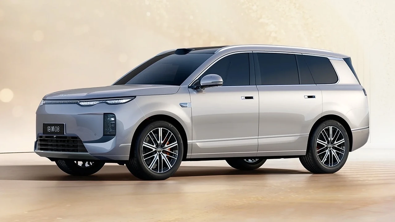 Anche BYD lancia il suo gigante: Sealion 08, più di 5 metri con 5 o 6 posti