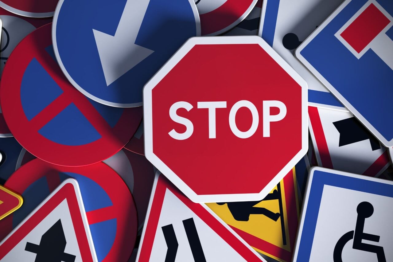 Deux nouveaux panneaux font leur arrivée sur les routes, et personne ne sait les lire