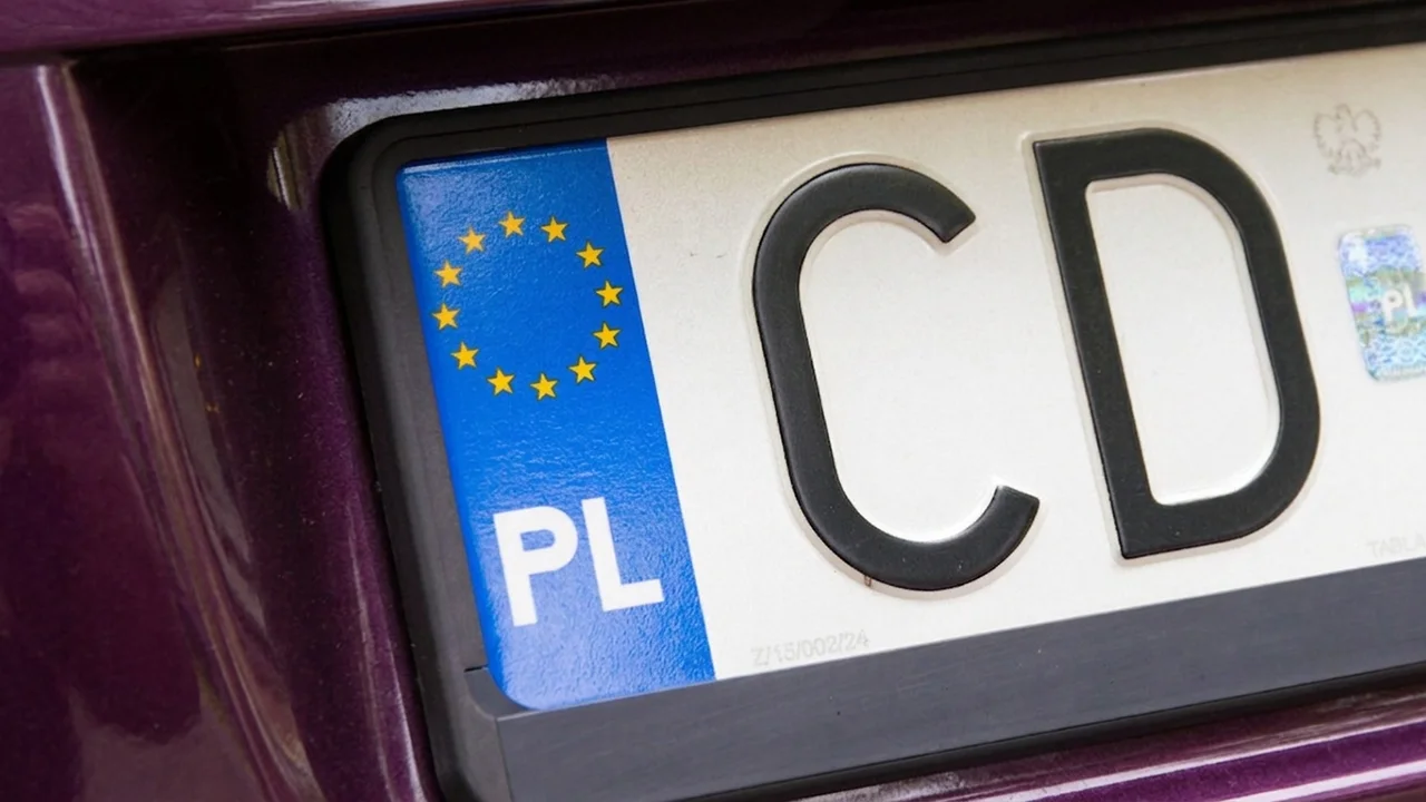 Guerra alle targhe polacche: diventerà obbligatoria l'assicurazione RC Auto italiana