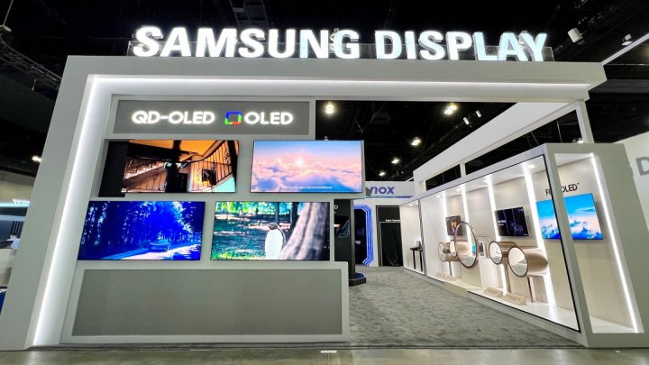 Samsung porta gli OLED dei notebook gaming a 300 Hz: presentati i nuovi pannelli
