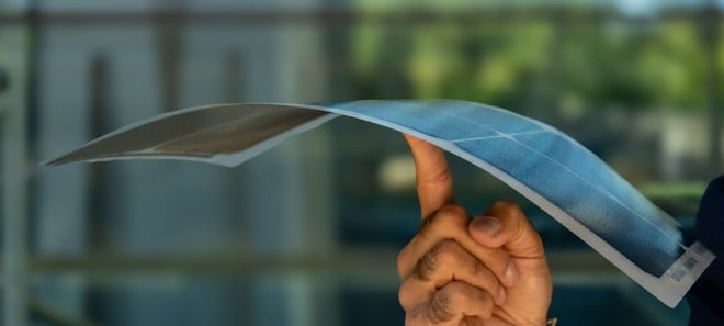 SolarWindow lancia il fotovoltaico "adesivo" per veicoli ed edifici