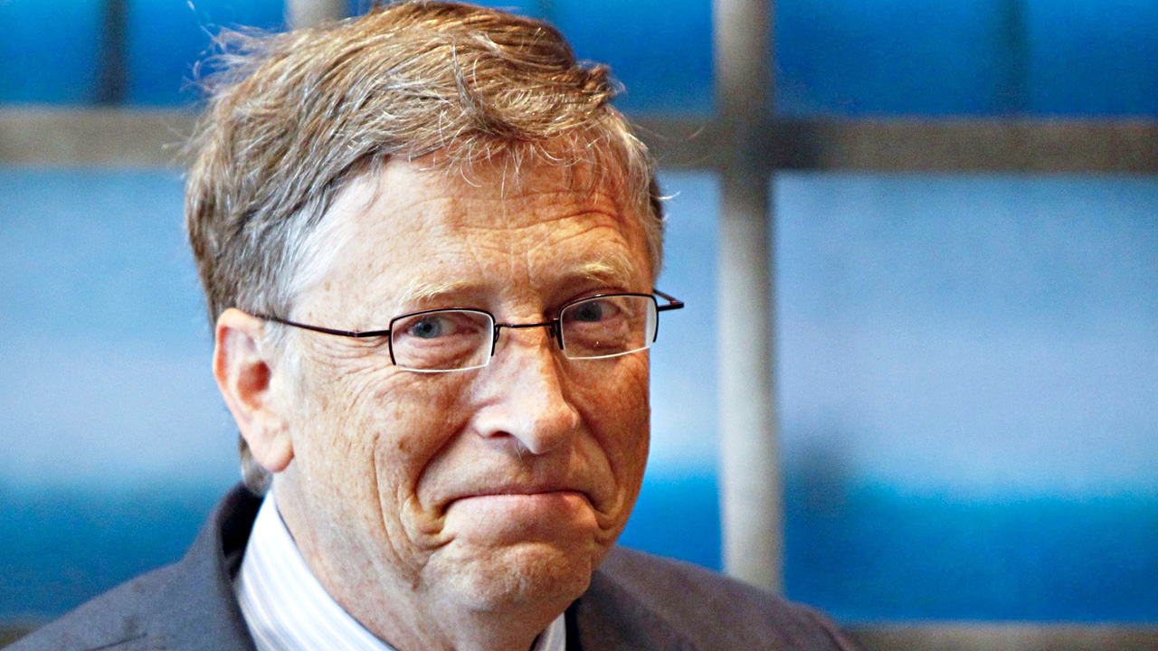 Tassa sui robot e lavori riservati agli umani: la ricetta di Bill Gates contro l'avanzata dell'intelligenza artificiale
