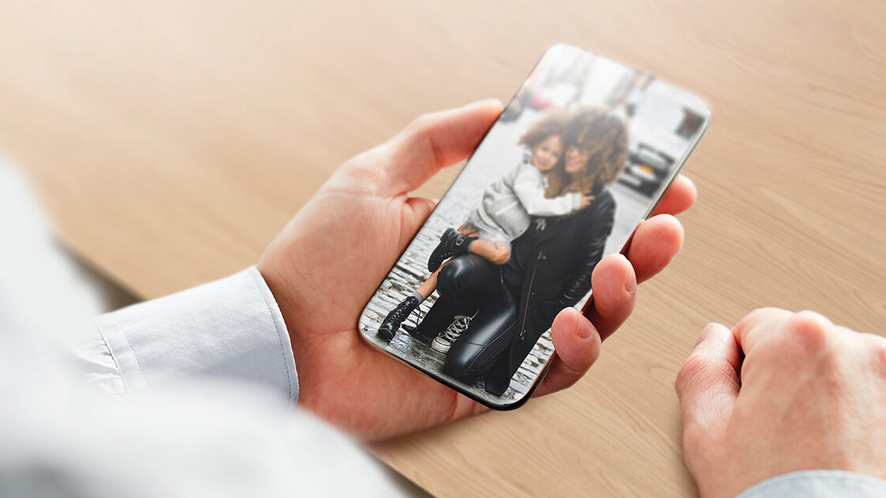 Cancellato l'iPhone tutto in vetro per il 20° anniversario? Il redesign radicale di iPhone rischia di saltare