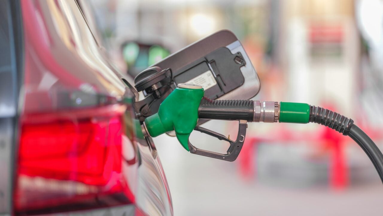 Cette nouvelle taxe européenne va faire exploser le prix de l’essence, voici quand elle est prévue et à quoi s’attendre