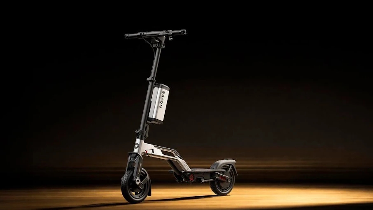NAVEE Fold P10 a IFA 2026: il monopattino che si piega in tre e sparisce nel bagagliaio