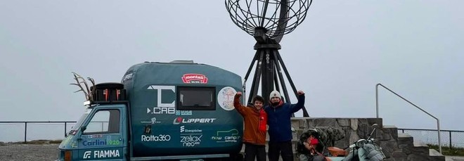 Dall&rsquo;Italia a Capo Nord su un&rsquo;Ape camperizzata: l&rsquo;incredibile impresa di Francesco