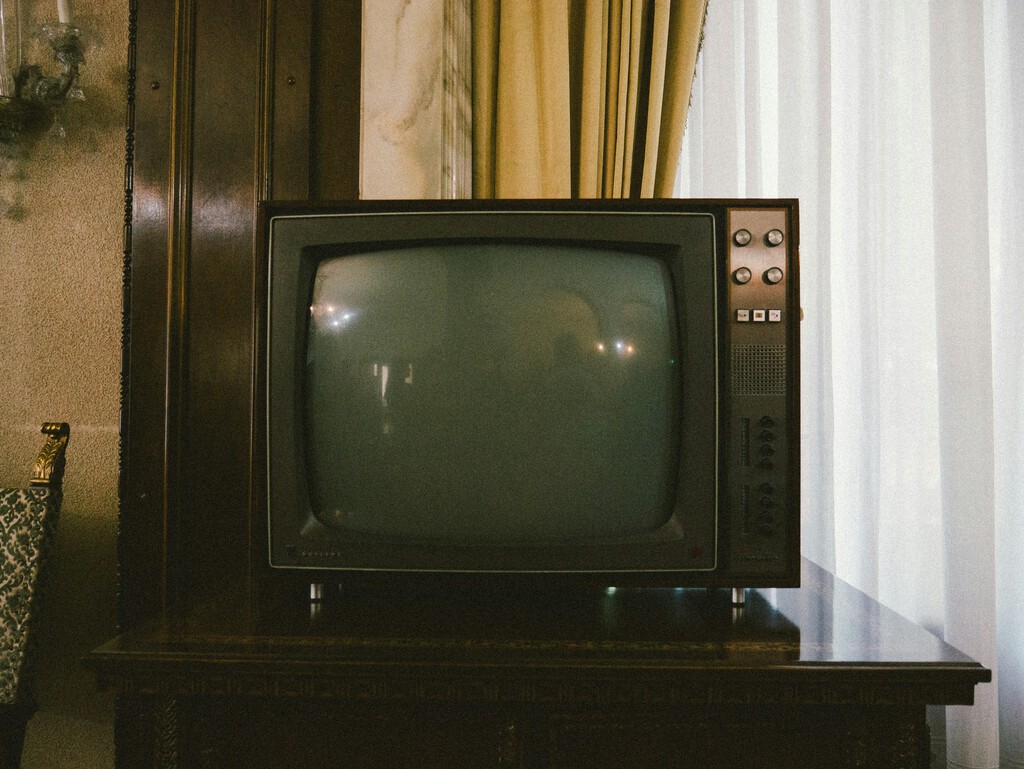 Cadenas de TV como Telecinco o Antena 3 critican los "realities" de Internet: "La Casa de los Gemelos" campa a sus anchas en YouTube