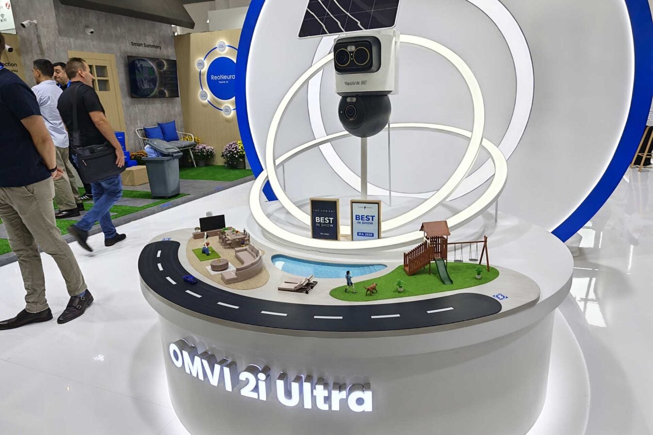 Reolink OMVI 2i Ultra : j’ai vu cette caméra de surveillance sans fil qui carbure au soleil