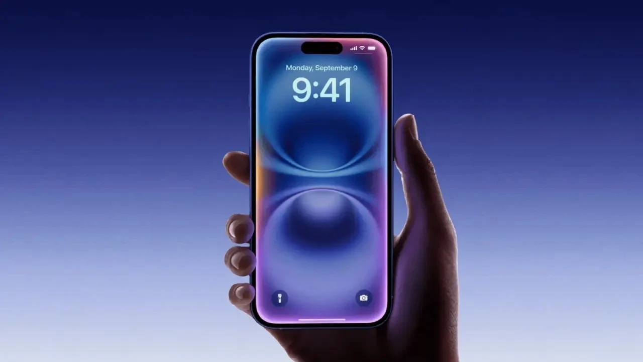 Apple fa scorta di pannelli OLED per contenere l'aumento dei costi