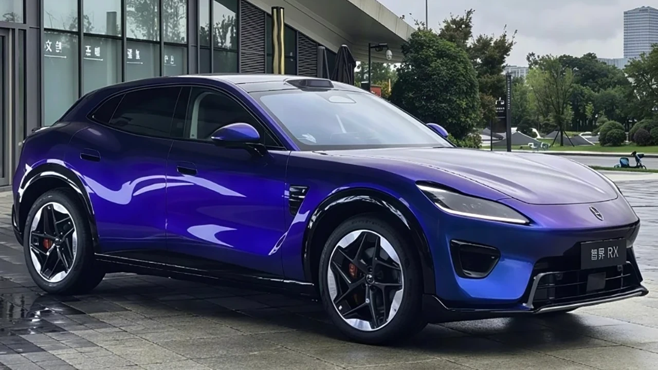 La Luxeed RX è progettata da un ex designer Ferrari, e si vede parecchio