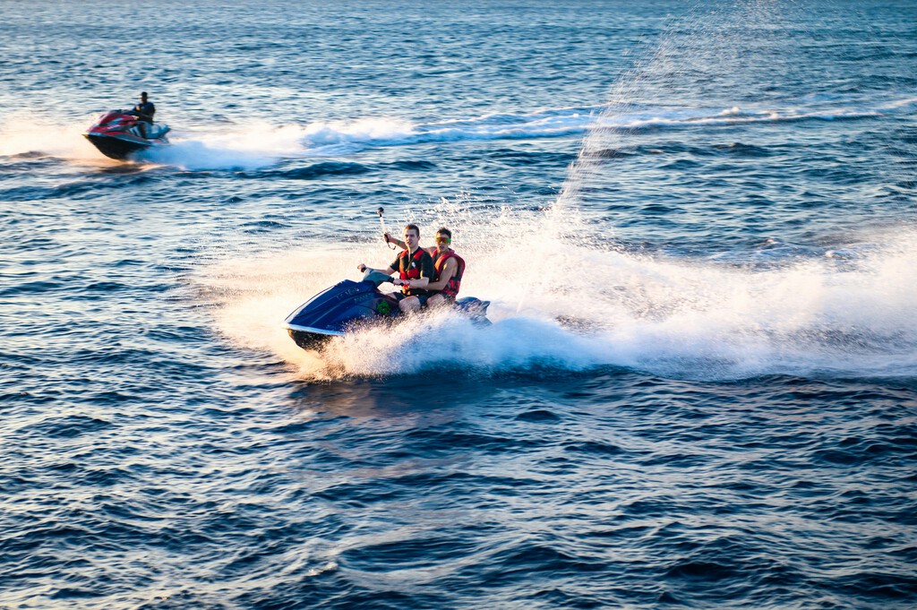 Las motos de agua se las prometían felices en su expansión por el Mar Menor. Hasta que los ecologistas dijeron 'no tan rápido'