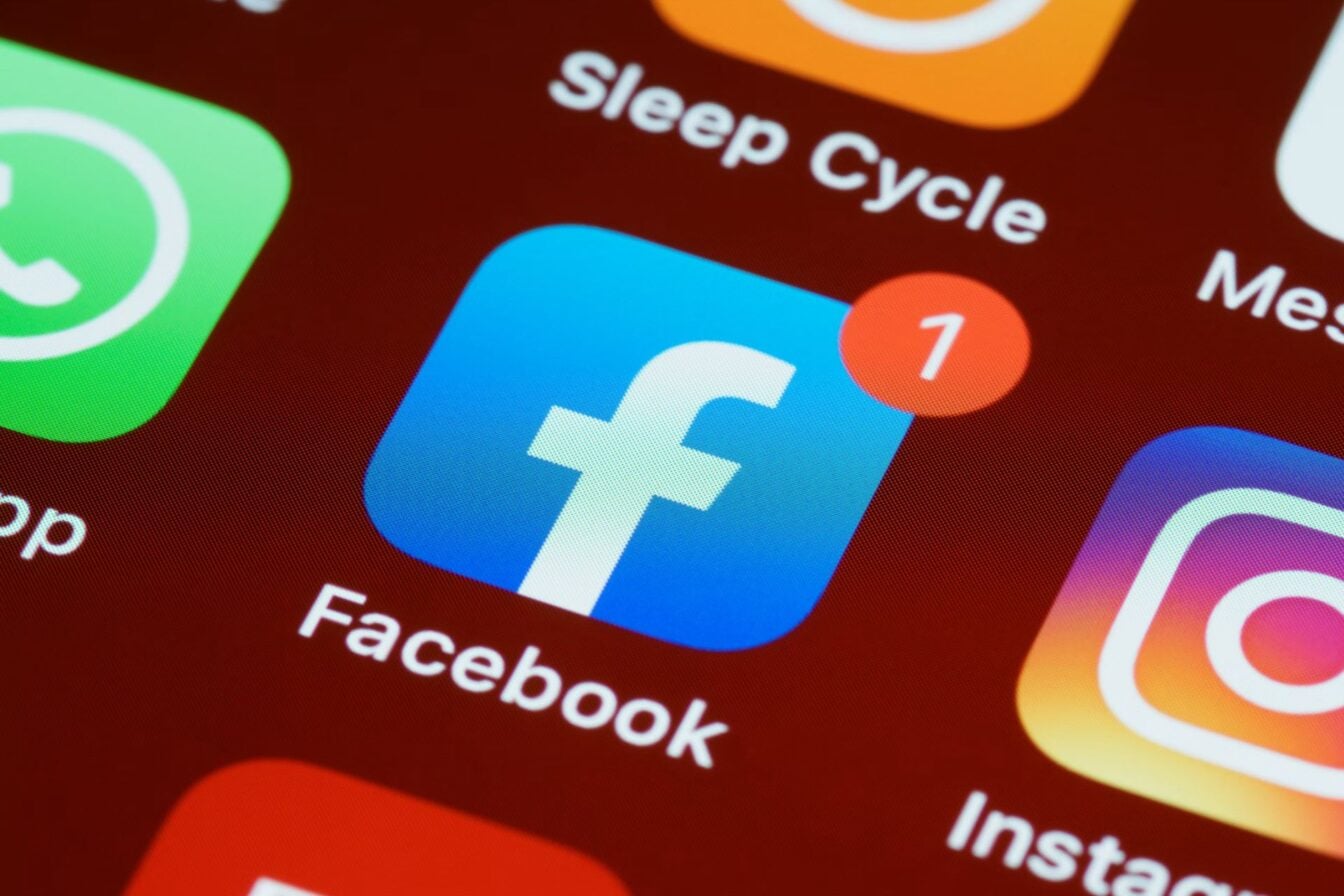 Pubs frauduleuses et arnaques crypto : Meta est accusé de destruction de preuves