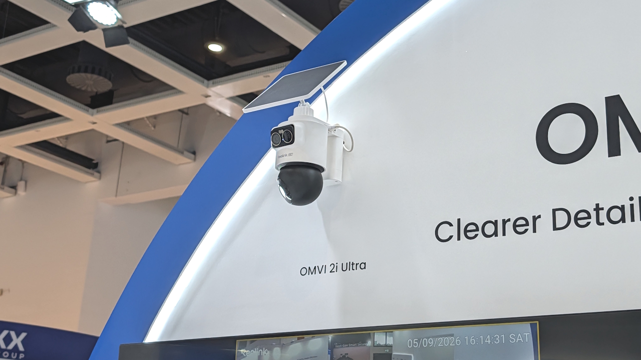 Reolink OMVI 2i Ultra presentata a IFA 2026: doppia videocamera 4K, batteria removibile e pannello solare senza abbonamento
