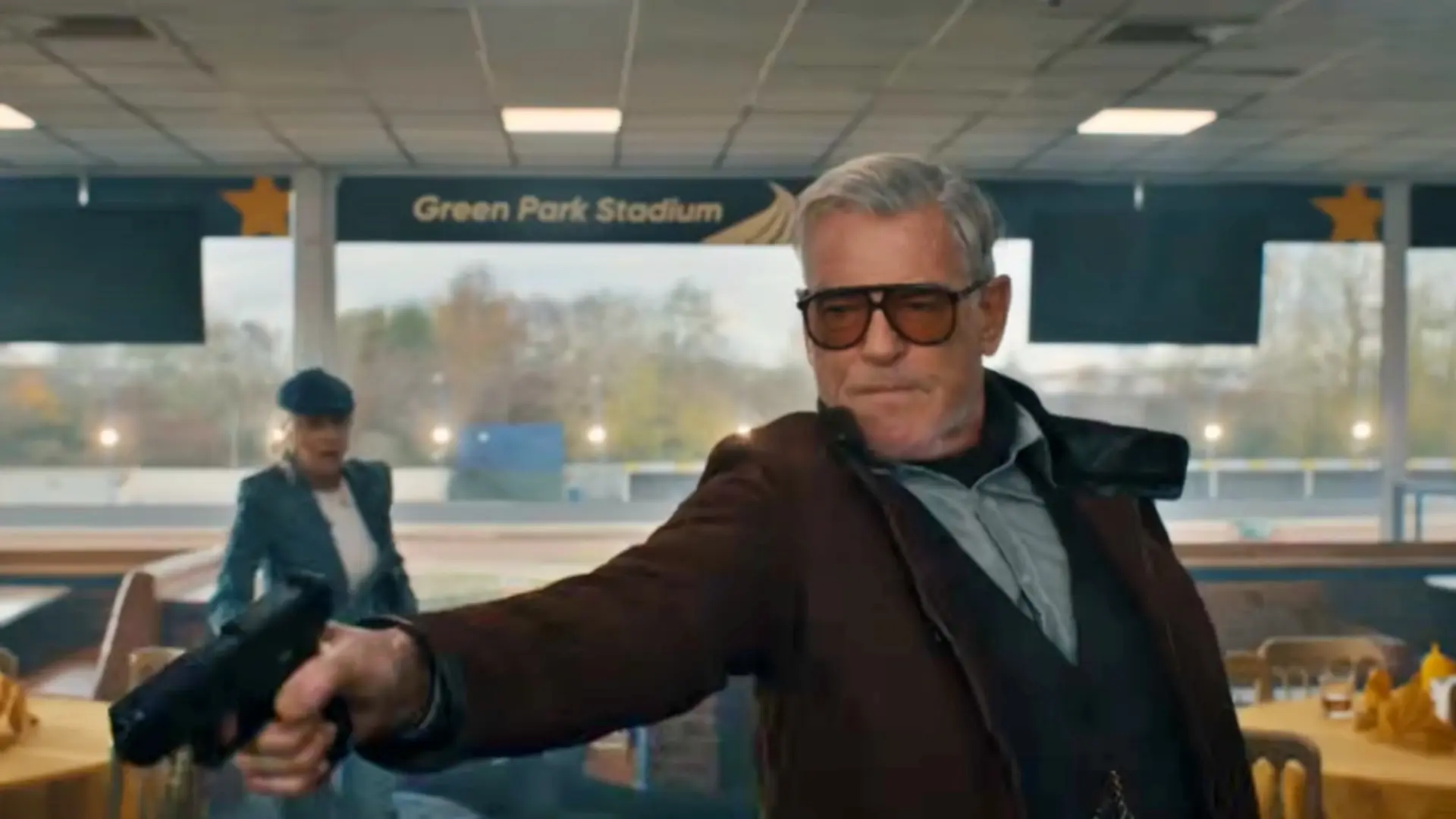 SkyShowtime vuelve al inframundo criminal de Guy Ritchie con el tráiler de Tierra de mafiosos temporada 2