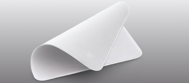 Uno straccio di sconto: in tempi di aumenti Apple taglia un prezzo. Quello del panno