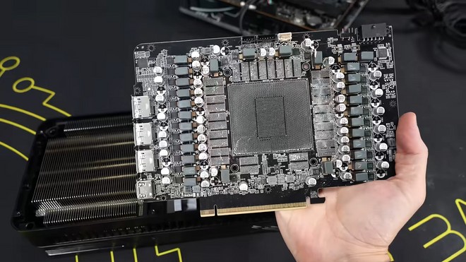 La truffa delle "Phantom GPU": 2.000 euro per una RTX 5090 senza VRAM e GPU