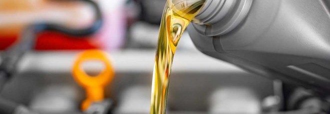 Carenza forniture olio motore, interessate anche Stellantis, Volkswagen e Toyota