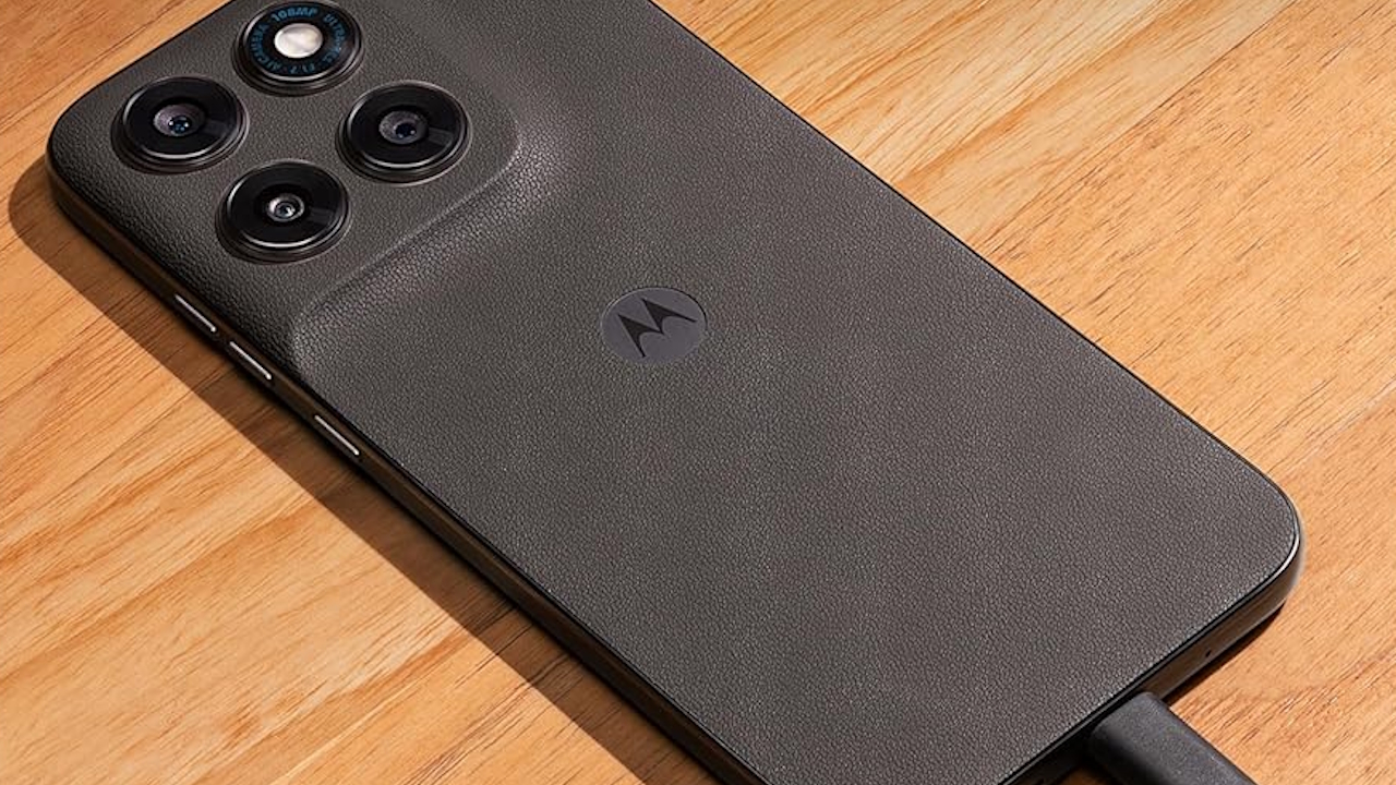 Motorola moto g77 a 246: perché è ora super conveniente con la fotocamera da 108 MP e molto altro
