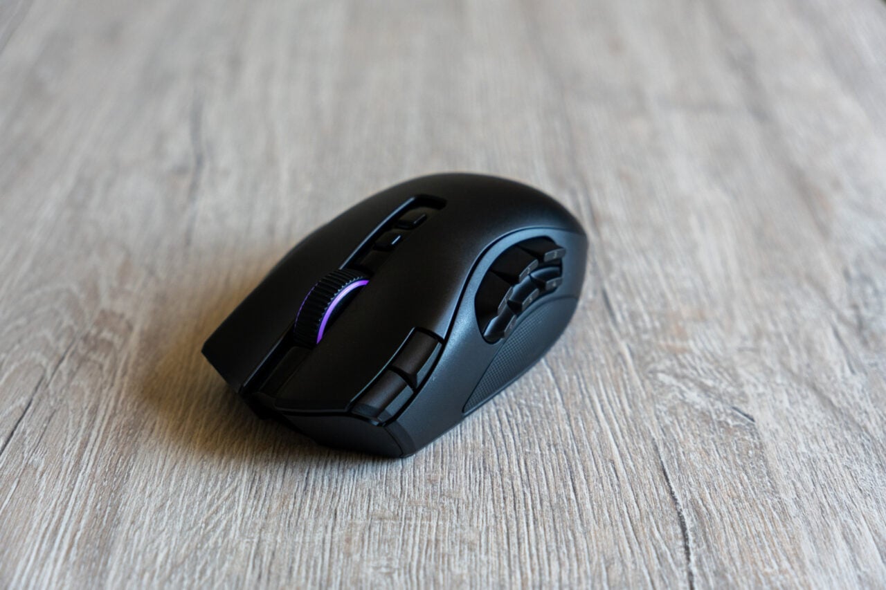 Test Razer Naga V3 Pro : la souris aux airs de calculatrice est de retour pour le meilleur ?