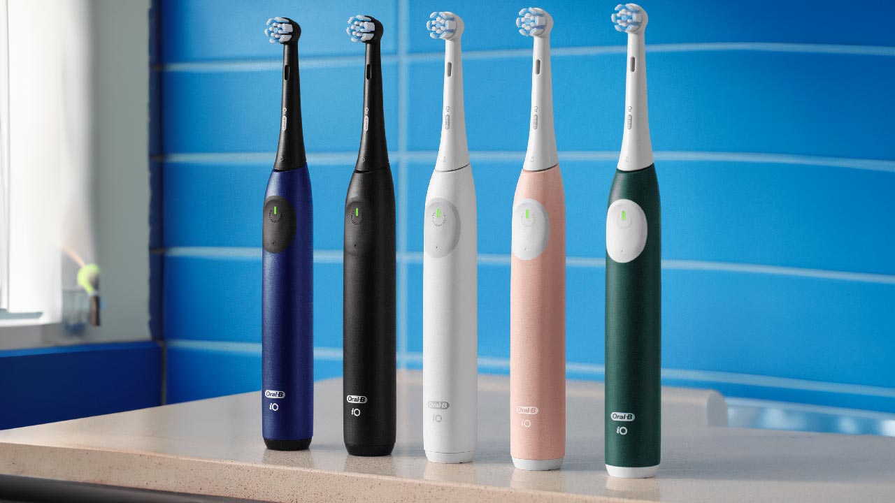 Spazzolini elettrici Oral-B in offerta su Amazon: sconti su tutta la gamma iO