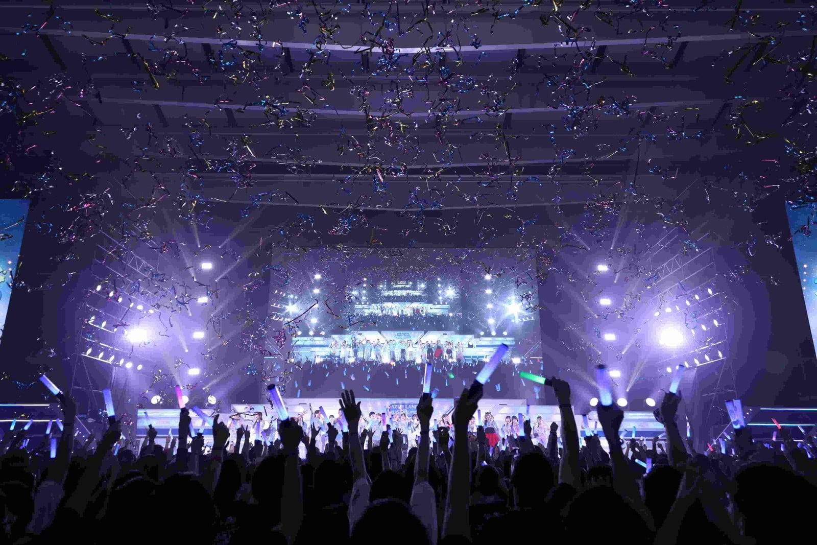 『アズールレーン』9周年イベントレポ。巨大スクリーンでの入浴からMCのコラボビール一気飲みまで、いい意味で“やりたい放題”。圧巻の音楽ライブと限界突破の公式グッズが入り交じるアズレンの魅力