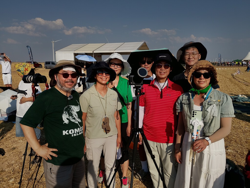 "He llorado": 48 horas en Burgos viviendo el eclipse junto a un grupo de astrofotógrafos y apasionados de la astronomía