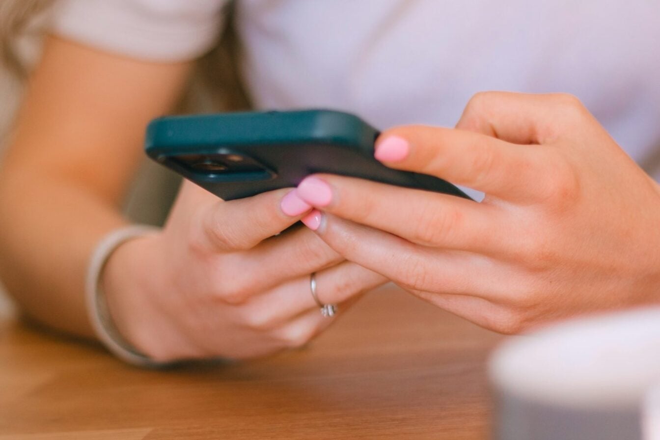 Votre téléphone n’a plus de réseau ? Attention à cette arnaque qui peut vider votre compte en banque