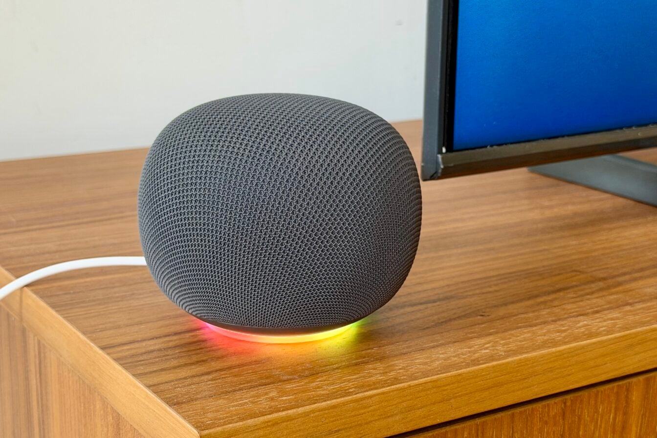 « Éteins la lumière et coupe la musique » : Google Home sait enfin faire deux choses à la fois