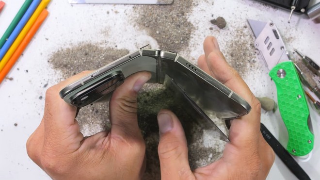 Google Pixel 11 Pro Fold passa da JerryRigEverything: ennesimo KO