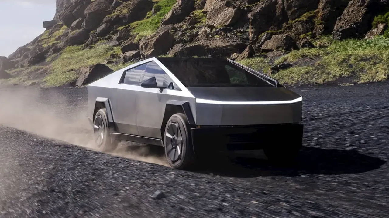 Tesla alza ancora il prezzo del Cybertruck: entry level a 74.990 dollari