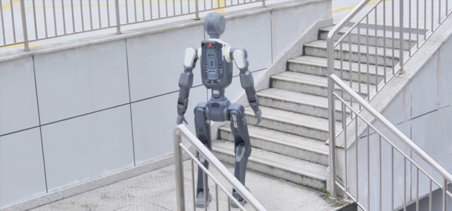 Il robot che non teme scale, pioggia e caldo: ecco DR02 | Video