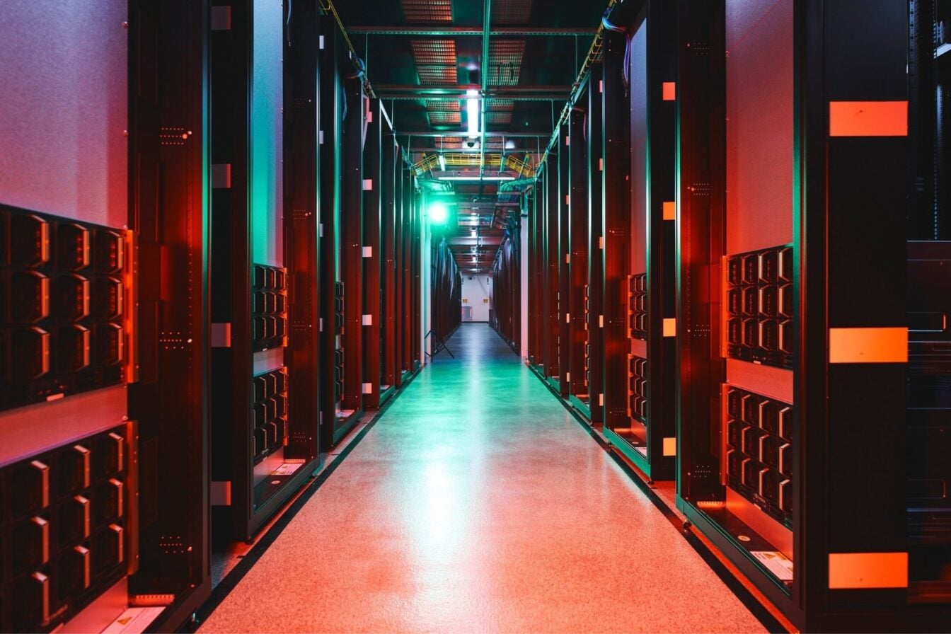 Free perd patience face à l’administration française, il faut une éternité pour des data centers IA