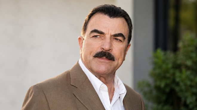 Tom Selleck entra nella nuova commedia Apple TV con Elizabeth Banks