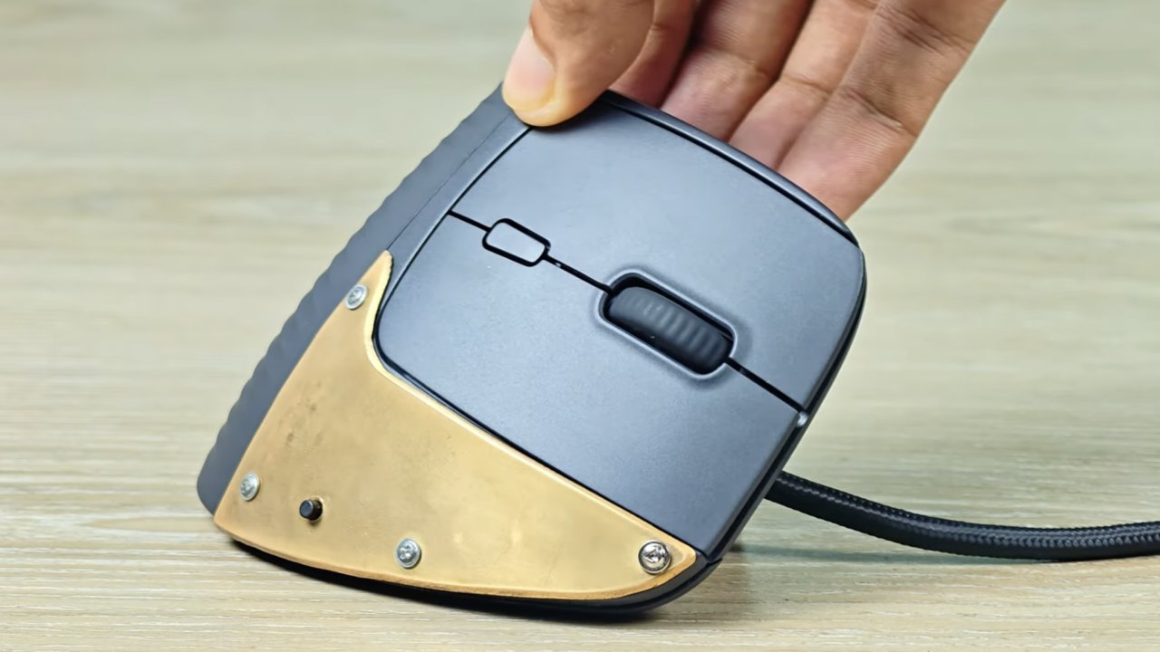 Un Galaxy S21 finisce dentro un mouse: la periferica diventa il computer