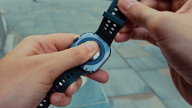 Galaxy Watch, attenti all'aggiornamento che potrebbe bloccarlo