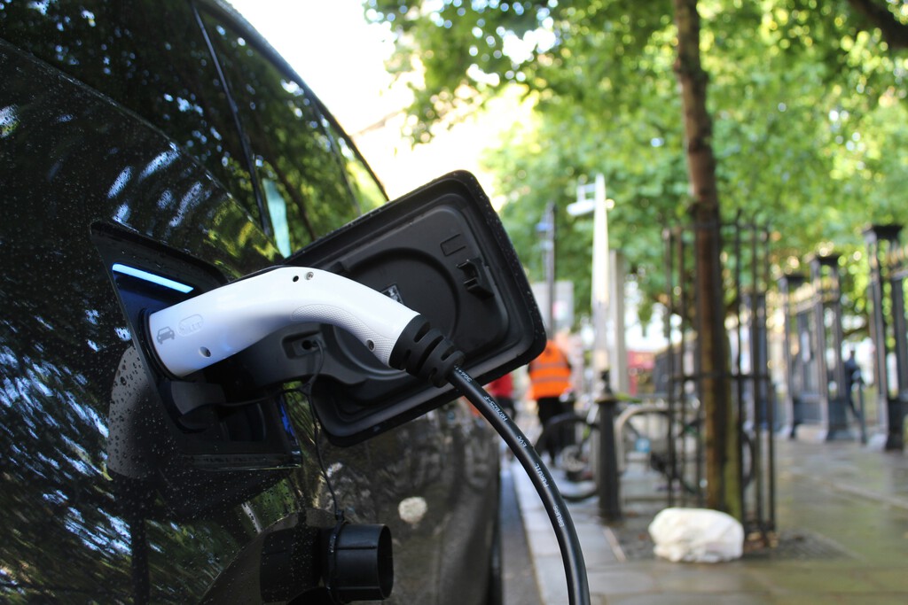 China demuestra que no hace falta cambiar de química para mejorar las baterías de sus coches: llegan las baterías LFP de 200 Wh/kg