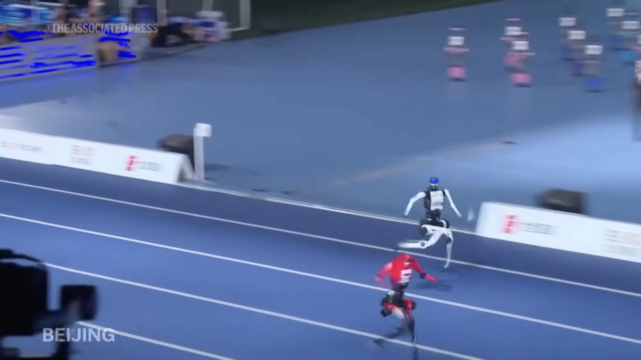 A Pechino un robot corre i 100 metri in 9,39 secondi, meglio di Usain Bolt