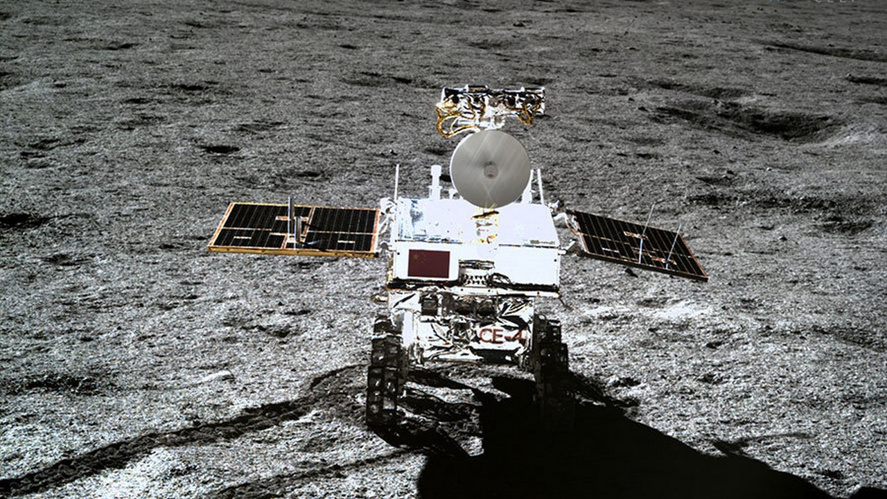 Il rover lunare Yutu-2 della missione cinese Chang'e-4 è ancora attivo sulla Luna ma sta percorrendo pochi metri