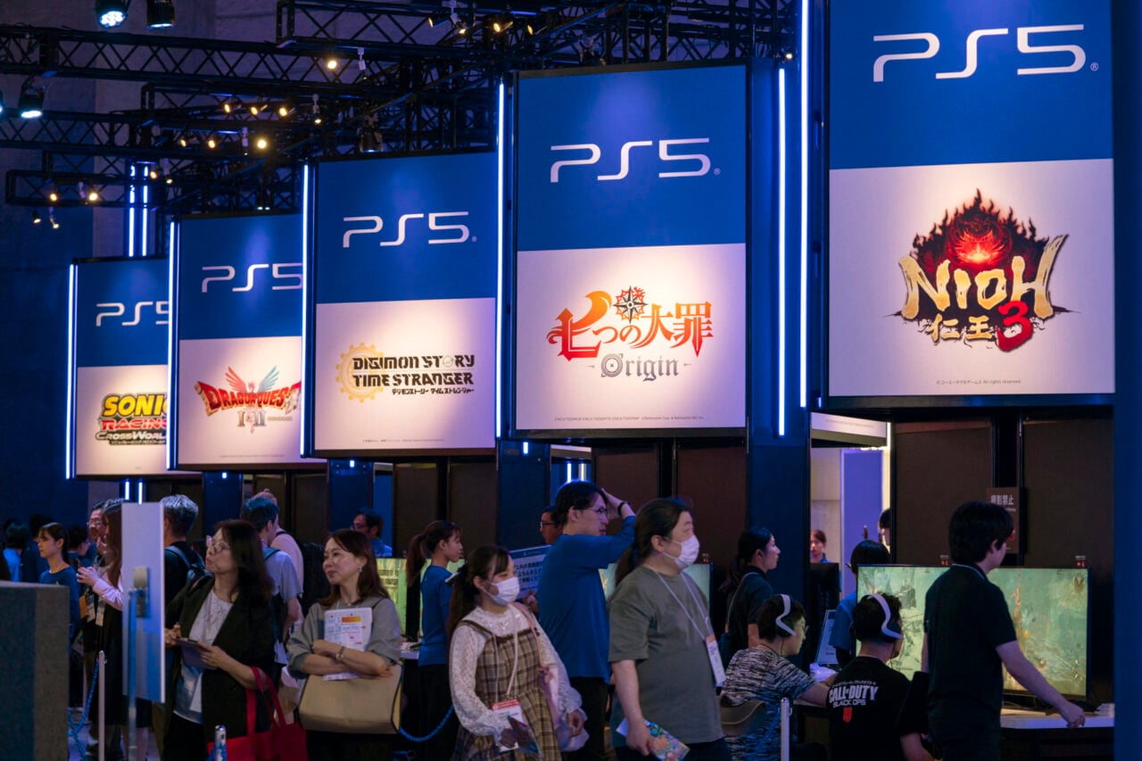 Ex-God Of War Writer Answers Why Japanese Video Game Devs Seem To Keep Their Jobs More