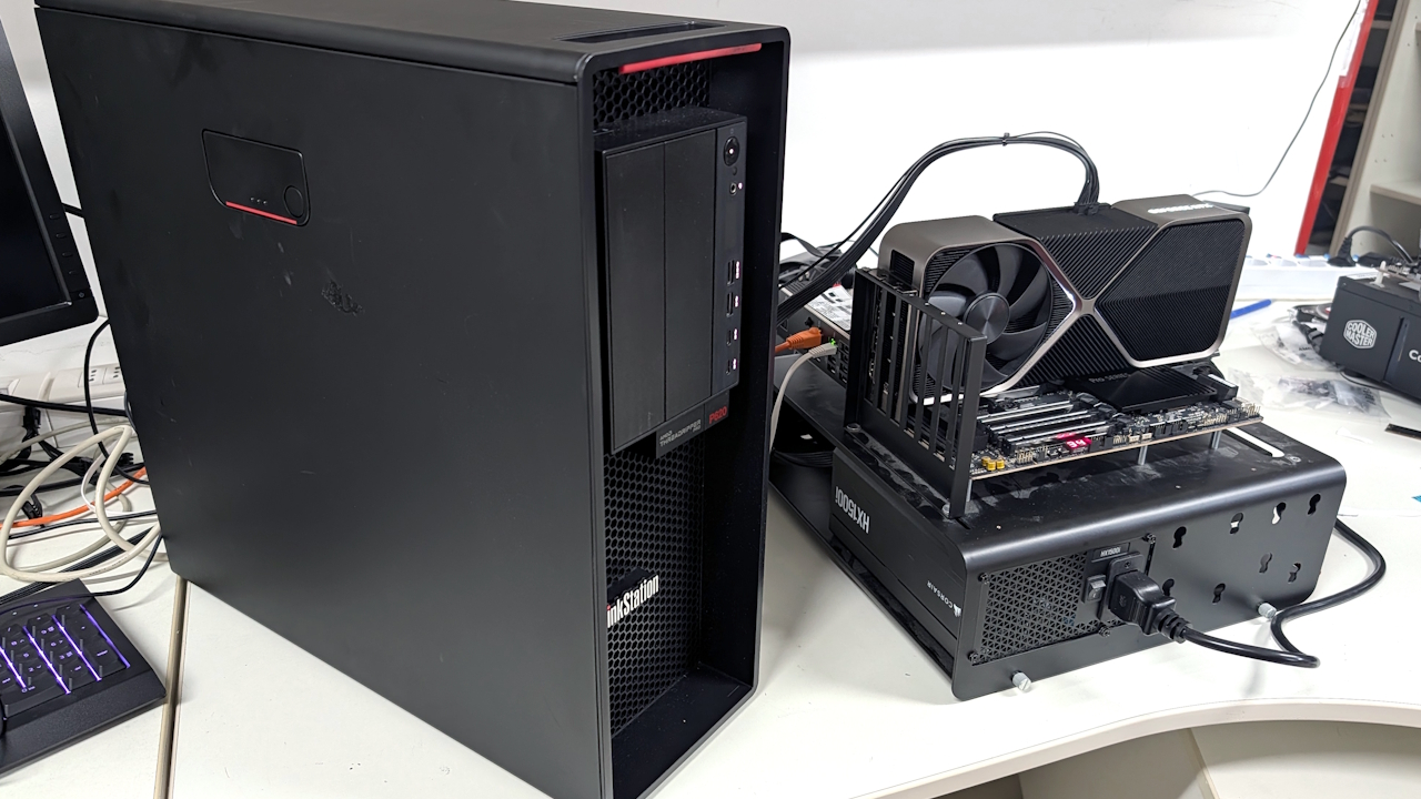 Un PC ricondizonato a prezzo super, perfetto per l'IA locale: Lenovo ThinkStation P620 a 1.489 con Threadripper PRO, RTX 3080 e 64GB di RAM