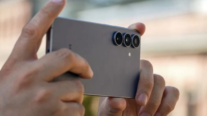 Samsung Galaxy S26 FE, nessuna sorpresa nemmeno per la batteria