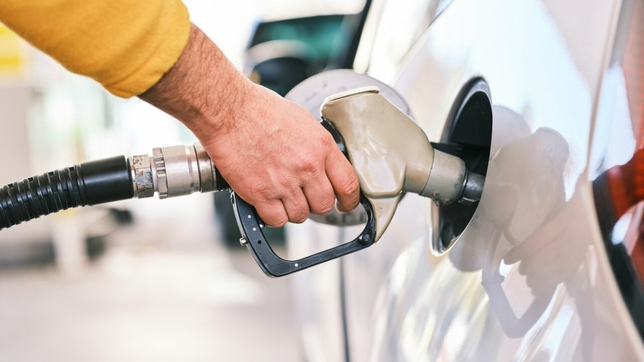 Une nouvelle étiquette apparaît sur les pompes à essence, voici ce qu’elle signifie