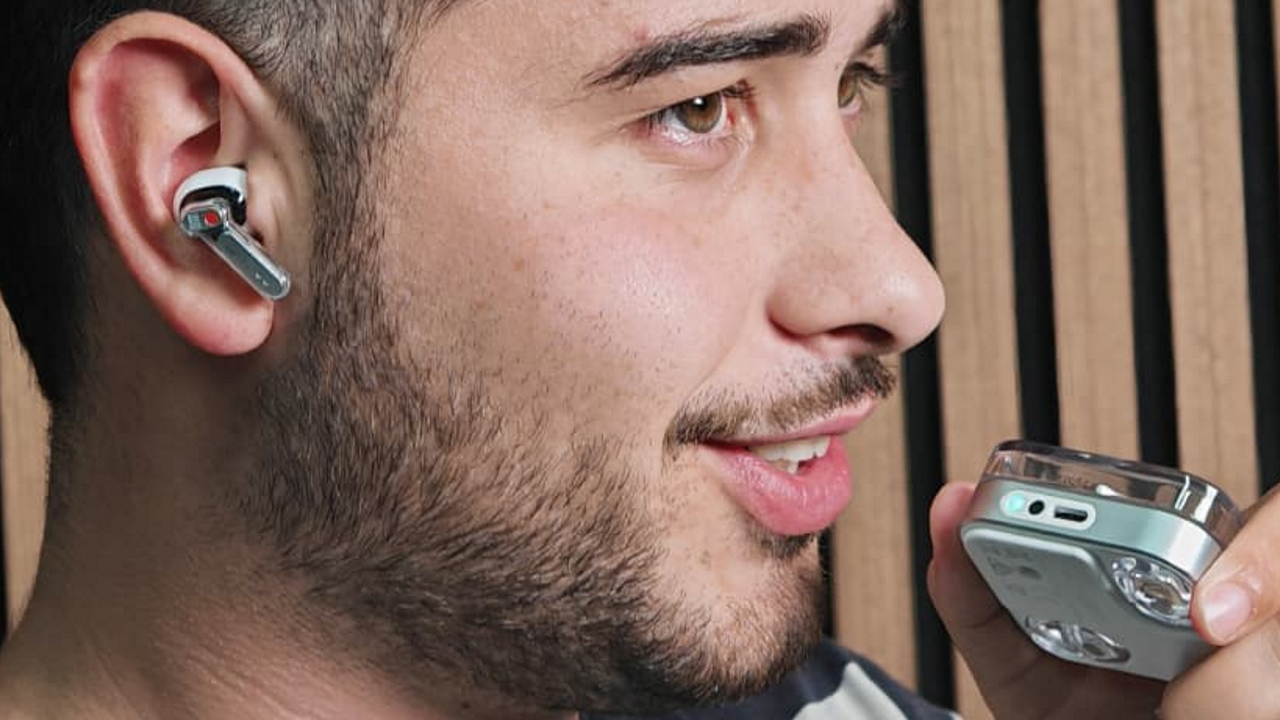 Nothing Ear (3) a 119: gli auricolari con Super Mic nella custodia e ANC a 45dB, super ribasso di prezzo su Amazon