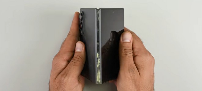 Galaxy Z Fold8 smontato da iFixit: piccoli progressi, ma ancora non ci siamo
