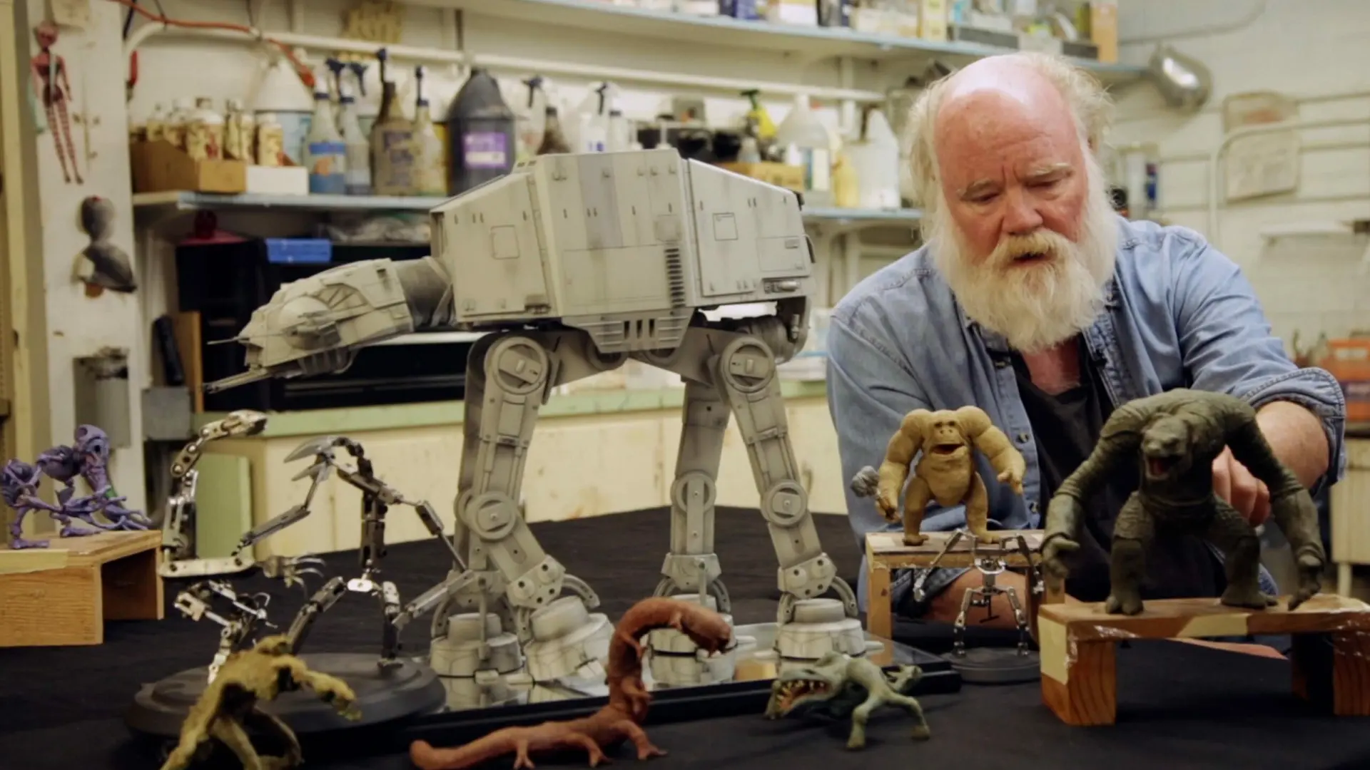Se jubila una leyenda del stop-motion: el estudio de Phil Tippett entra en bancarrota y pone todo a subasta