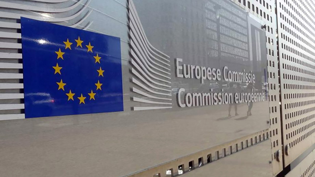 Meta: la Polonia chiede alla Commissione Europea di multarla per 250 milioni di euro